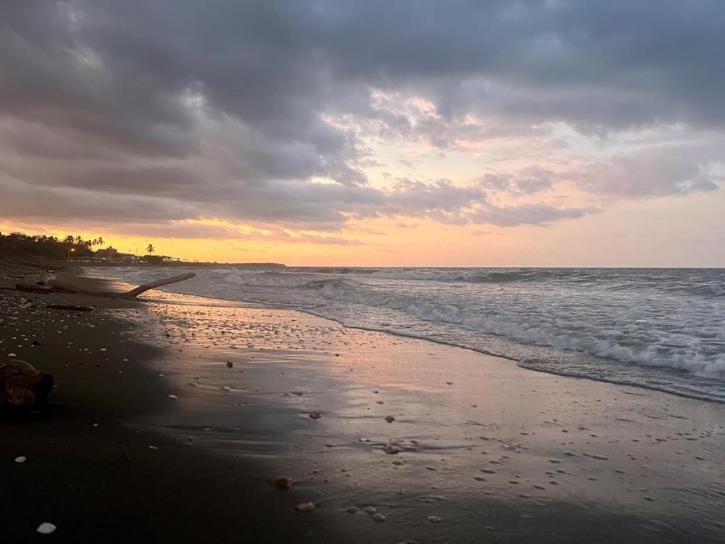 Hotel La Luna Playa El Uverito Las Tablas El Cedro  Bagian luar foto